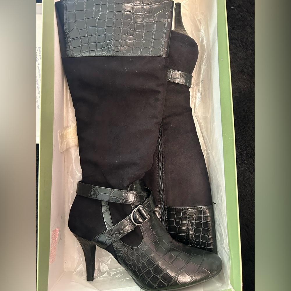 Women’s Natural Soul by Naturalizer Heel suede Boots Size 9.5